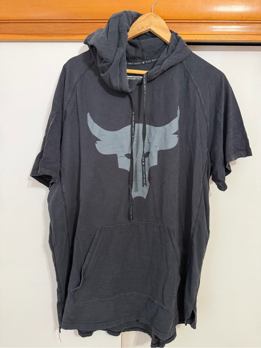 UA Project Rock hooded t-shirt